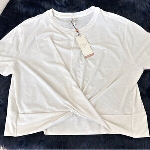 CALIA by Carrie Underwood White Short Sleeve Tee